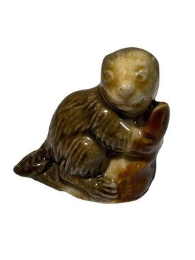 Wade Whimsies Otter Figurine England Brown Ceramic Vintage Collectible Red Rose